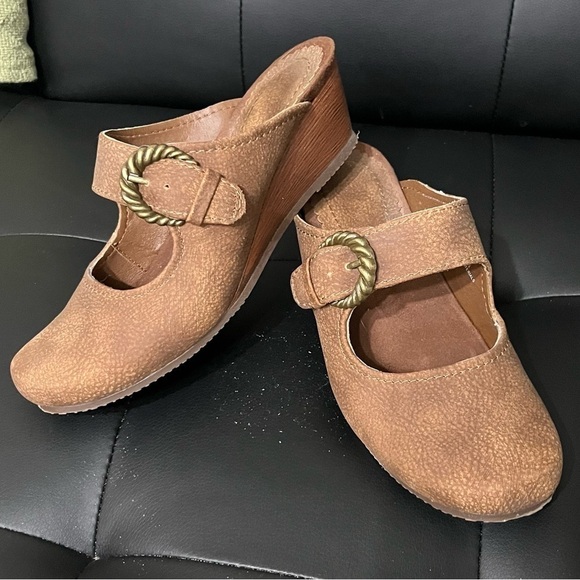 BareTraps Shoes - BareTraps Luna Brown Suede Mules with Adjustable Strap